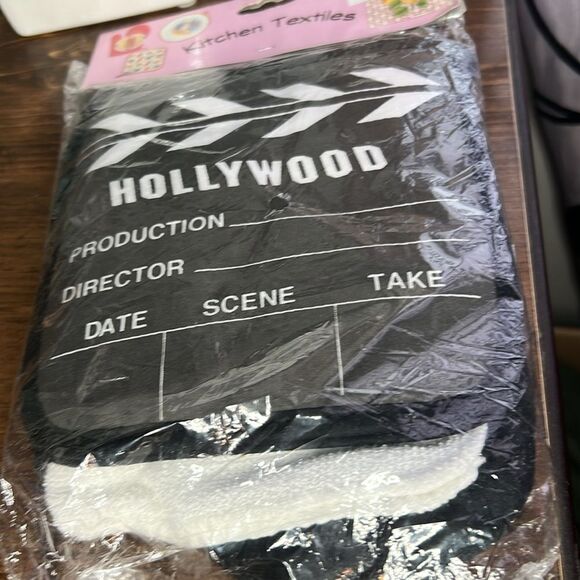 Hollywood theme four piece kitchen set new in package - Picture 6 of 6